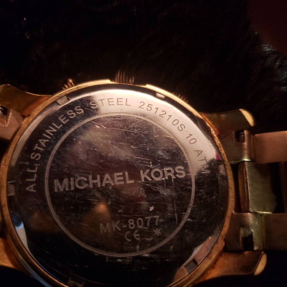 Michael Kors Mens Gold Watch - Picture 3 of 3